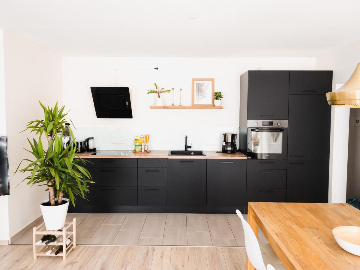 Exklusiv 72Qm Fewo Im Herzen Detmolds, Terrasse Und Kostenloser Parkplatz ภายนอก รูปภาพ
